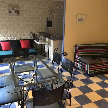 Apartment St Clement