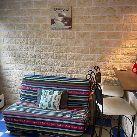 Apartment St Clement